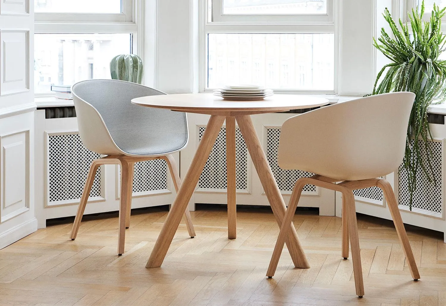 AAC 22 Chair | Upholstered Front