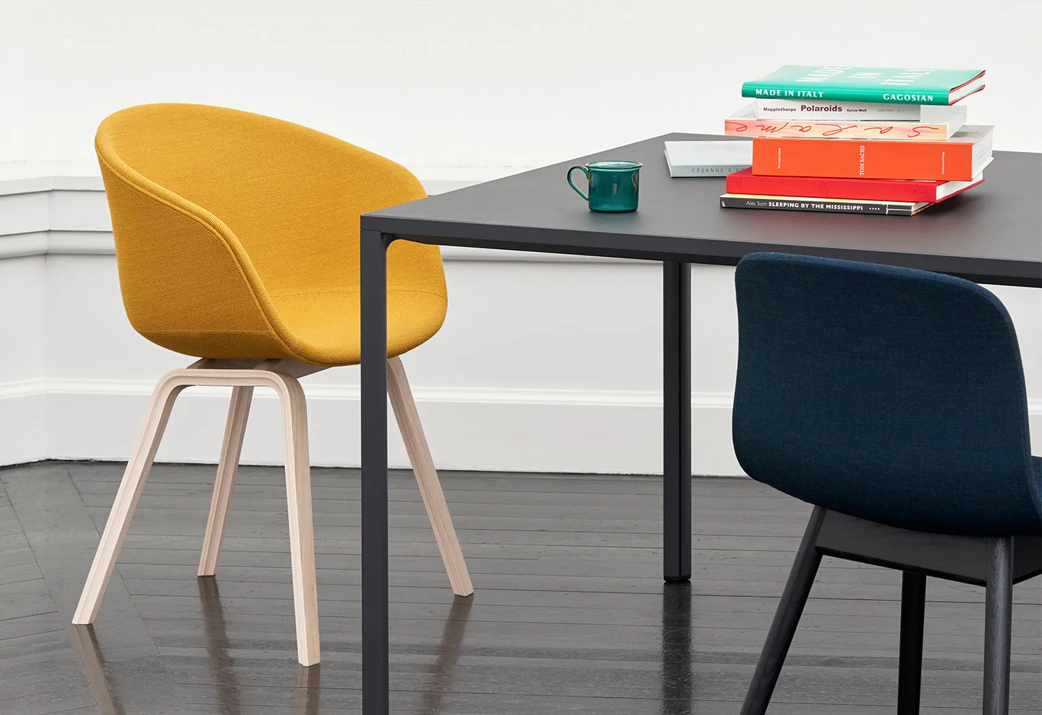AAC 23 Chair