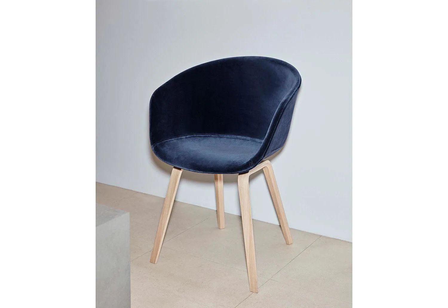 AAC 23 Chair