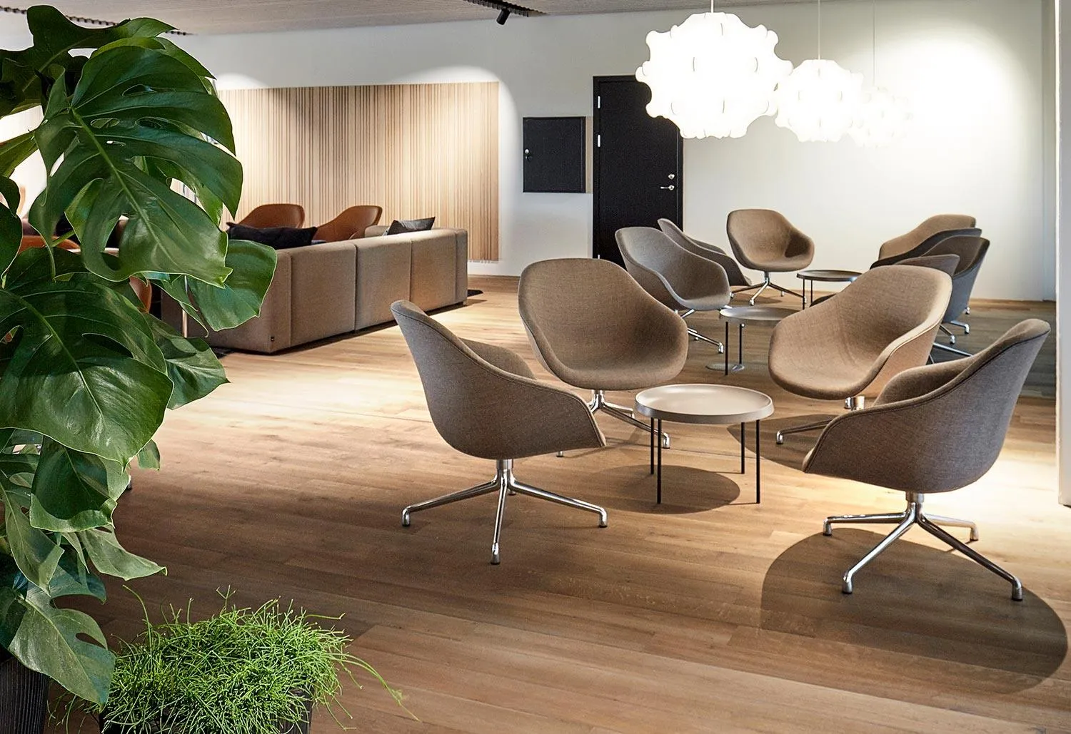 AAL 81 Lounge Chair