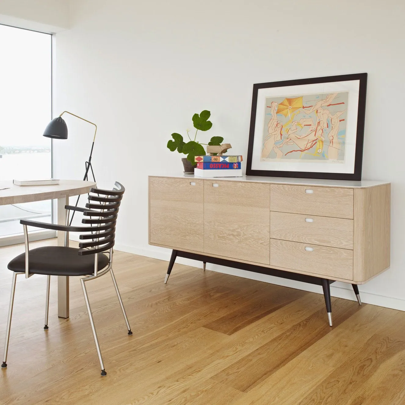 AK2630 Sideboard