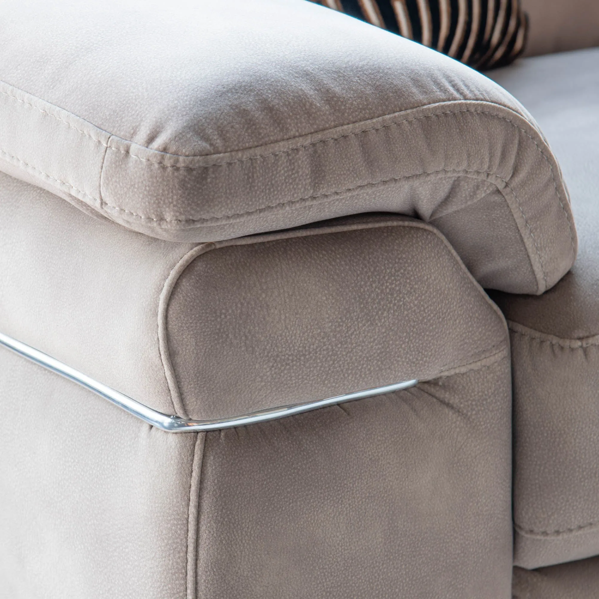 Berlinetta - 2.5 Seat Power Recliner Sofa In Fabric