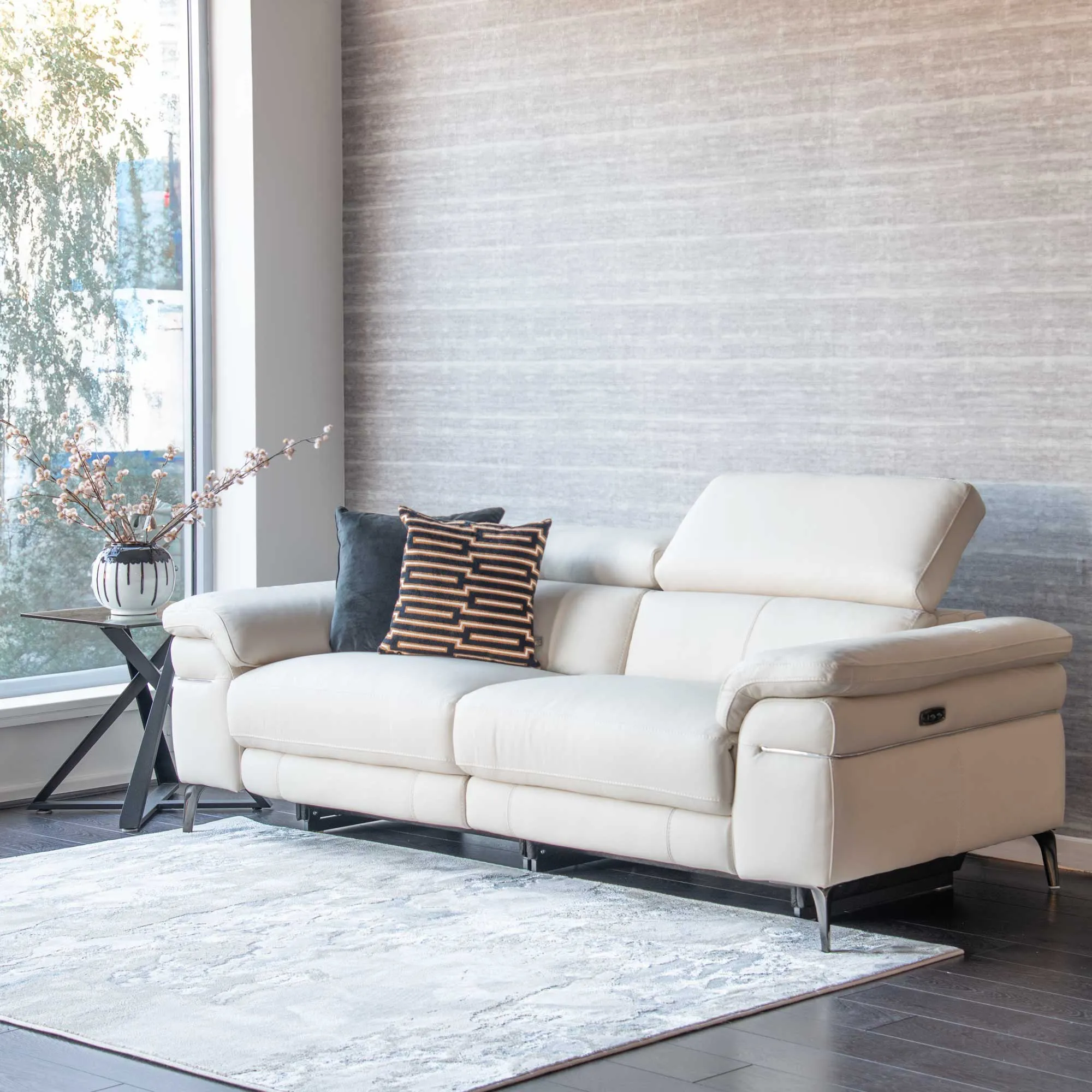 Berlinetta - 2.5 Seat Power Recliner Sofa In Leather