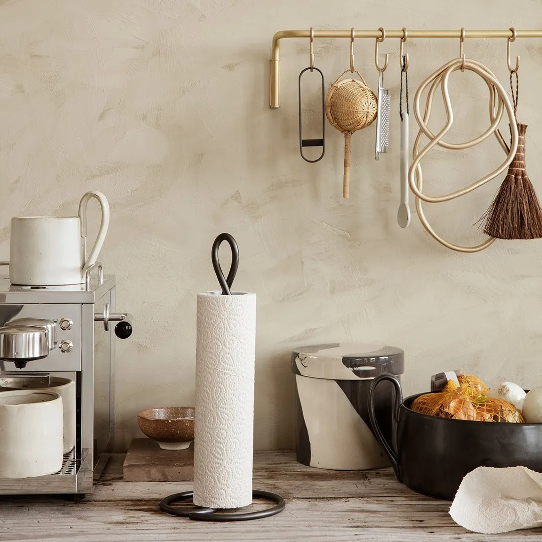 Curvature Paper Towel Holder