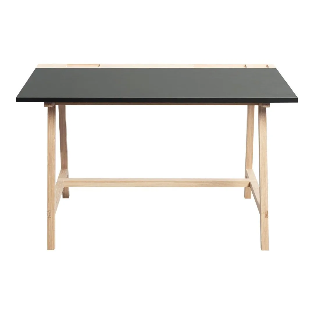 D1 Desk