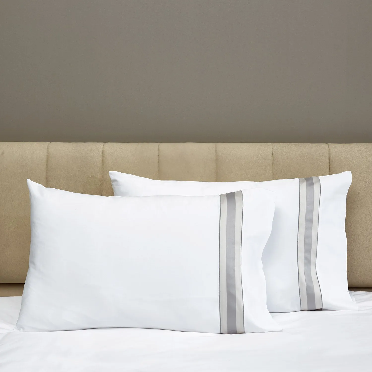 Dimora Sheets & Pillowcases, White/Silver Moon