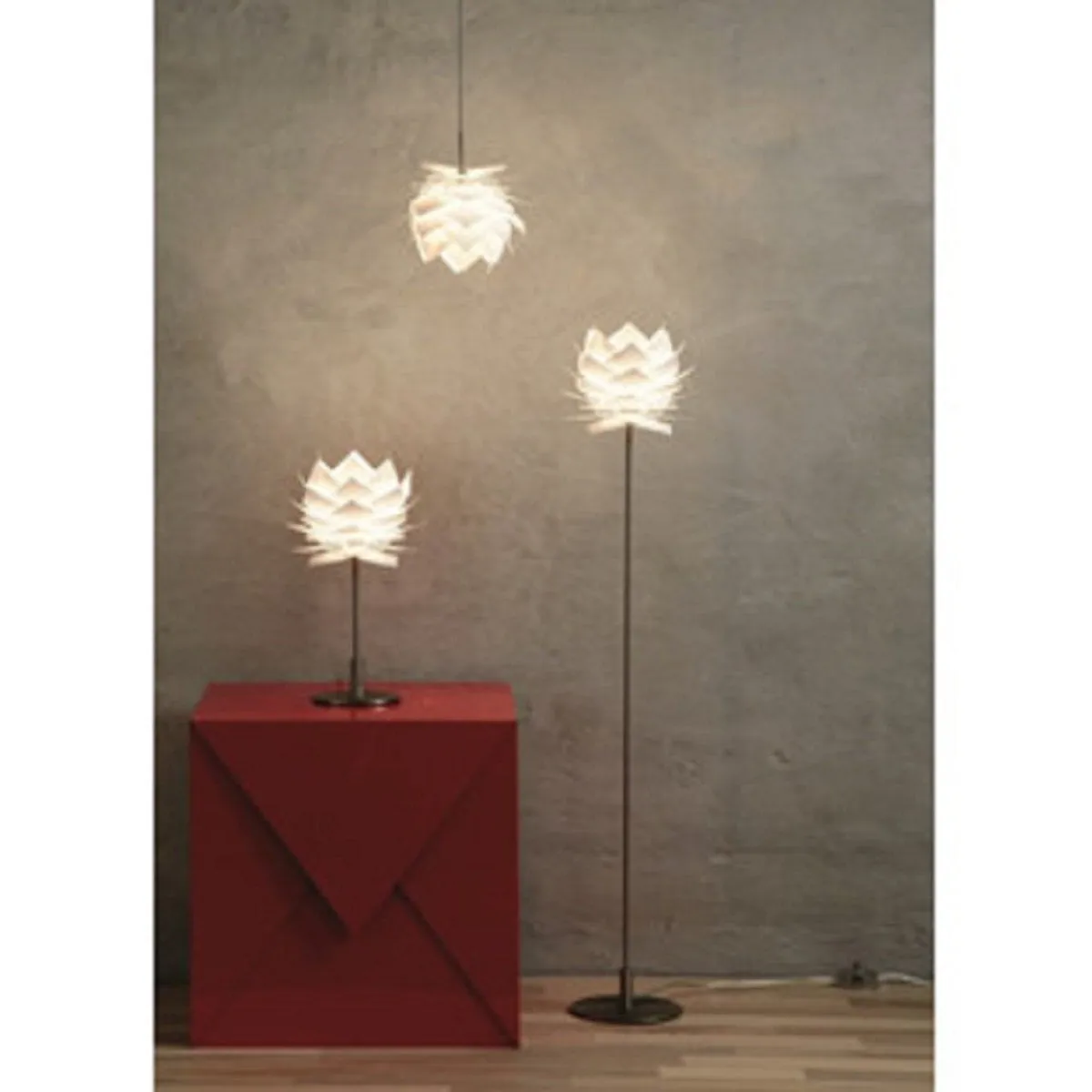 Dyberg Larsen Pine Apple Pendant White Medium, ø45