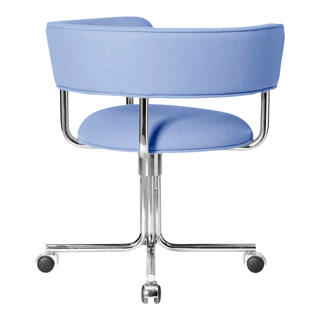 Font Swivel Dining Armchair on Wheels