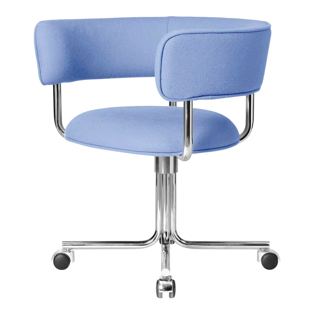 Font Swivel Dining Armchair on Wheels