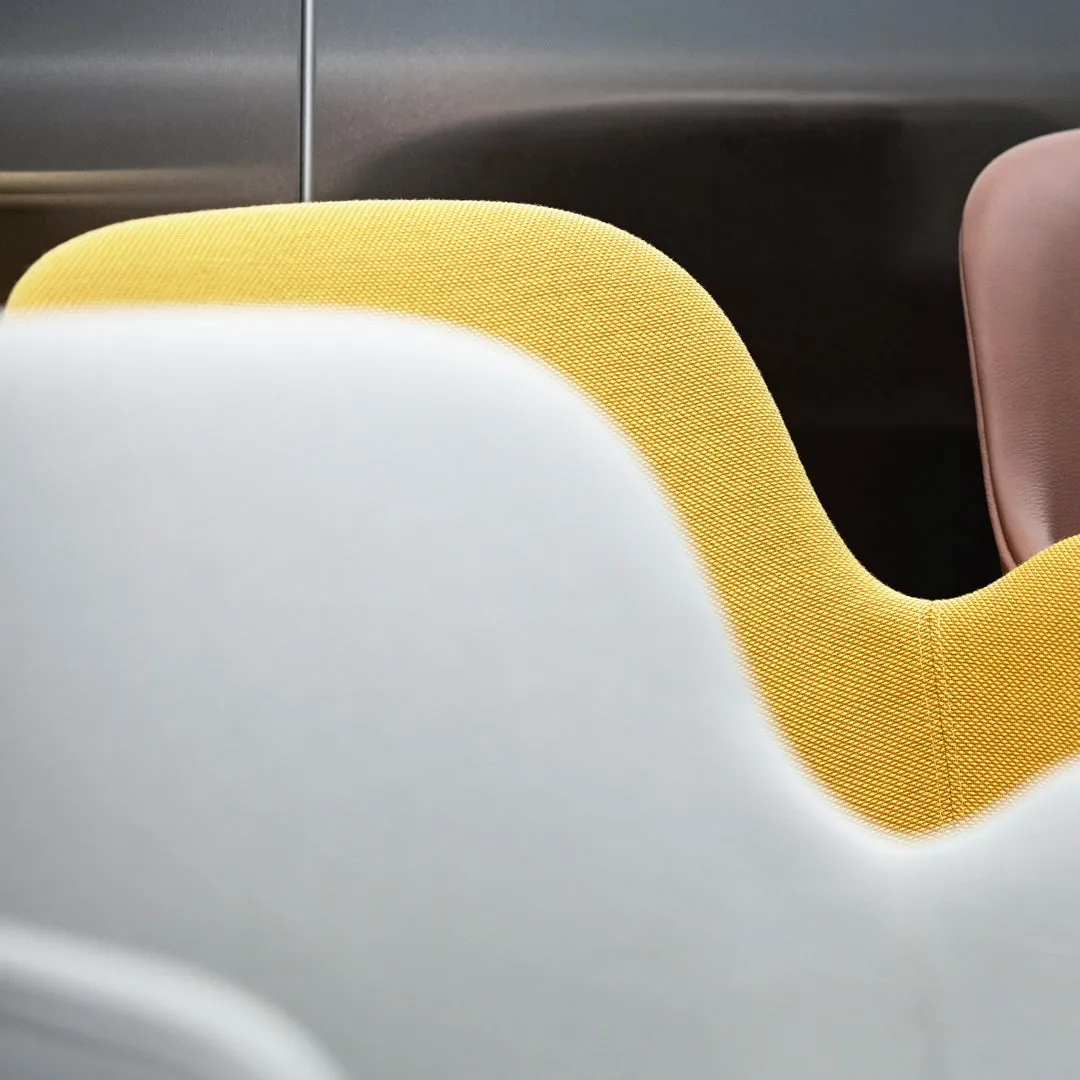 Form Armchair - 5W Swivel Base w/ Gaslift - Upholstered