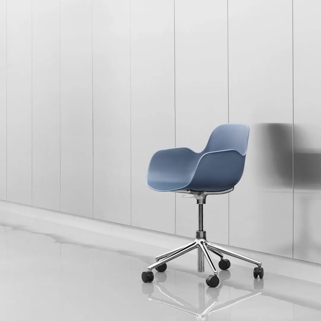 Form Armchair - 5W Swivel Base w/ Gaslift