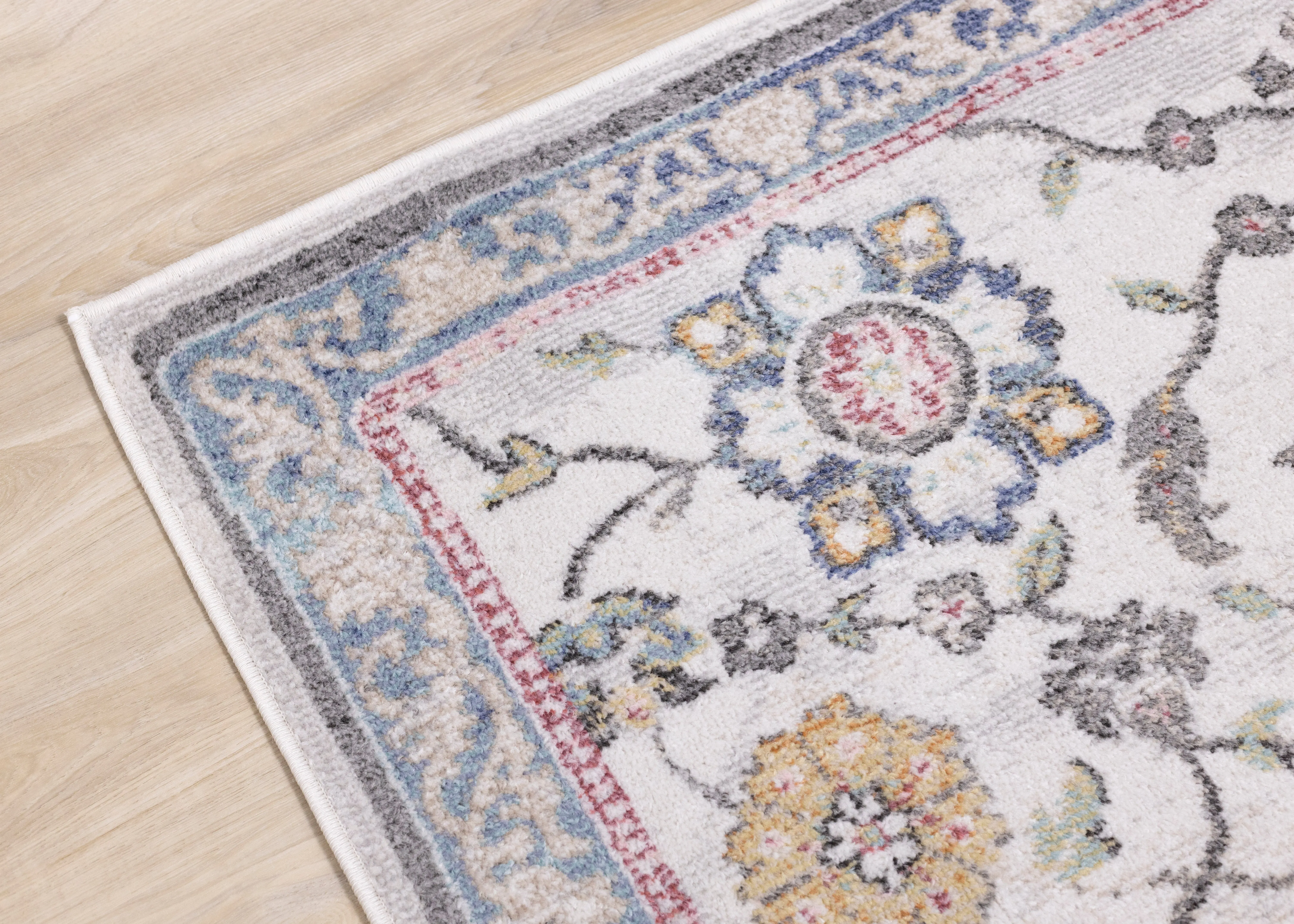 Fresco 5'3" x 7'7" Floral Border Area Rug