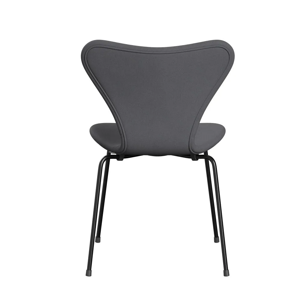 Fritz Hansen Series 7™ Chair Full Upholstery, Black/Comfort Grey (C01012)