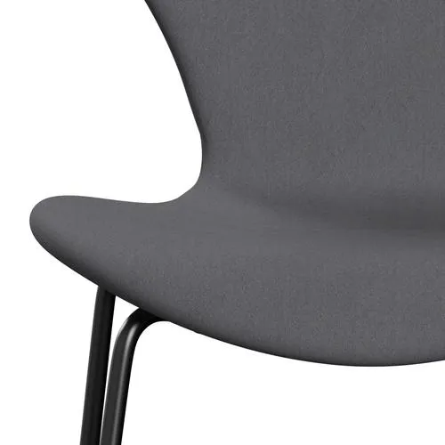 Fritz Hansen Series 7™ Chair Full Upholstery, Black/Comfort Grey (C01012)