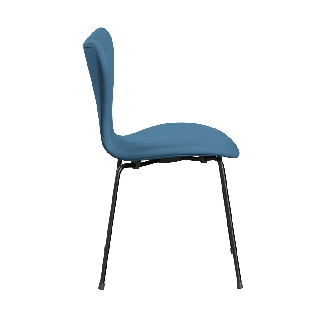Fritz Hansen Series 7™ Chair Full Upholstery, Black/Comfort Light Blue (C01124)