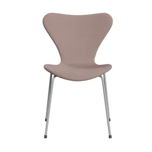 Fritz Hansen Series 7™ Chair Full Upholstery, Nine Grey/Christianshavn Light Red Uni