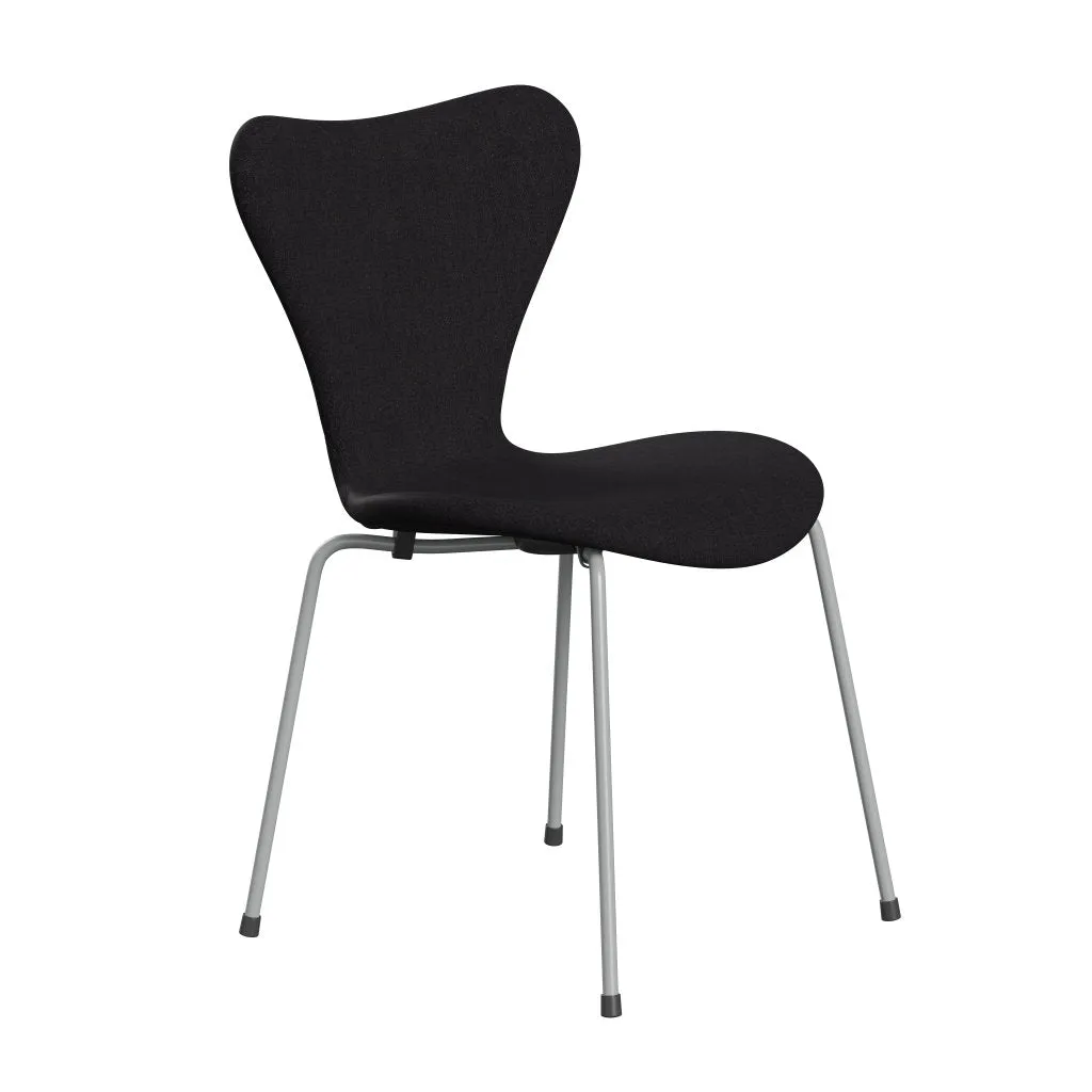 Fritz Hansen Series 7™ Chair Full Upholstery, Nine Grey/Remix Dark Blue Aubergine