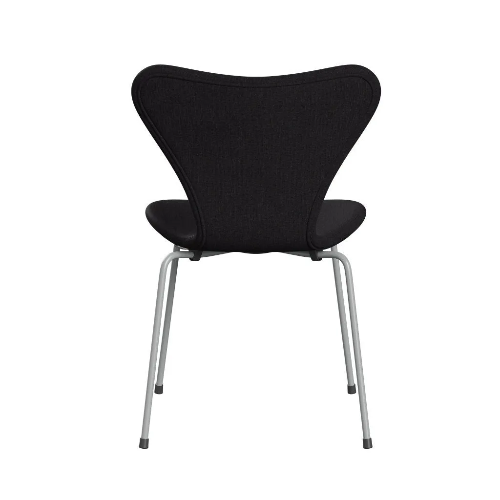 Fritz Hansen Series 7™ Chair Full Upholstery, Nine Grey/Remix Dark Blue Aubergine