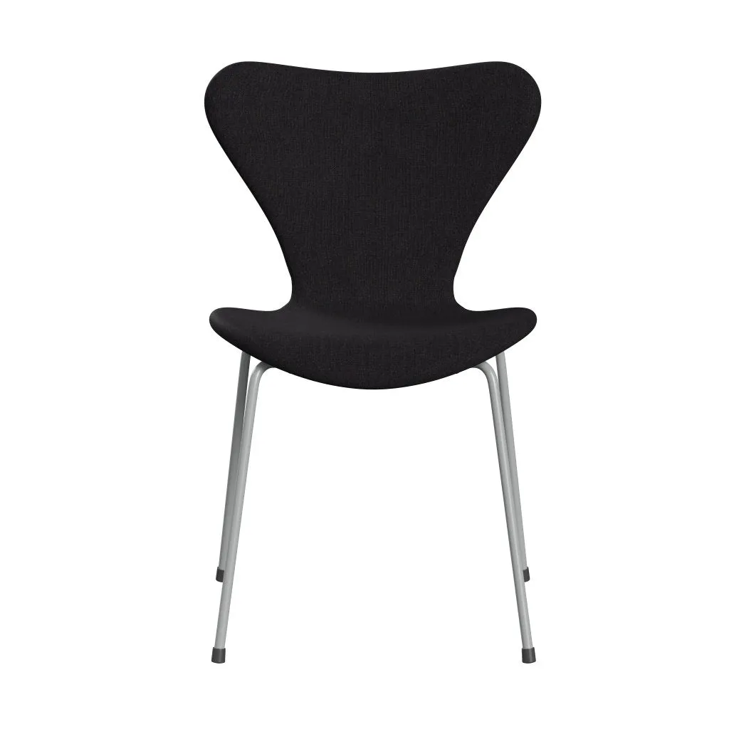 Fritz Hansen Series 7™ Chair Full Upholstery, Nine Grey/Remix Dark Blue Aubergine