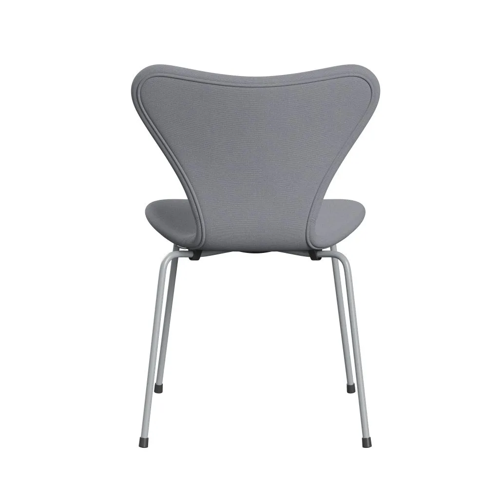 Fritz Hansen Series 7™ Chair Full Upholstery, Silver Grey/Christianshavn Light Grey Plain