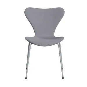 Fritz Hansen Series 7™ Chair Full Upholstery, Silver Grey/Christianshavn Light Grey Plain