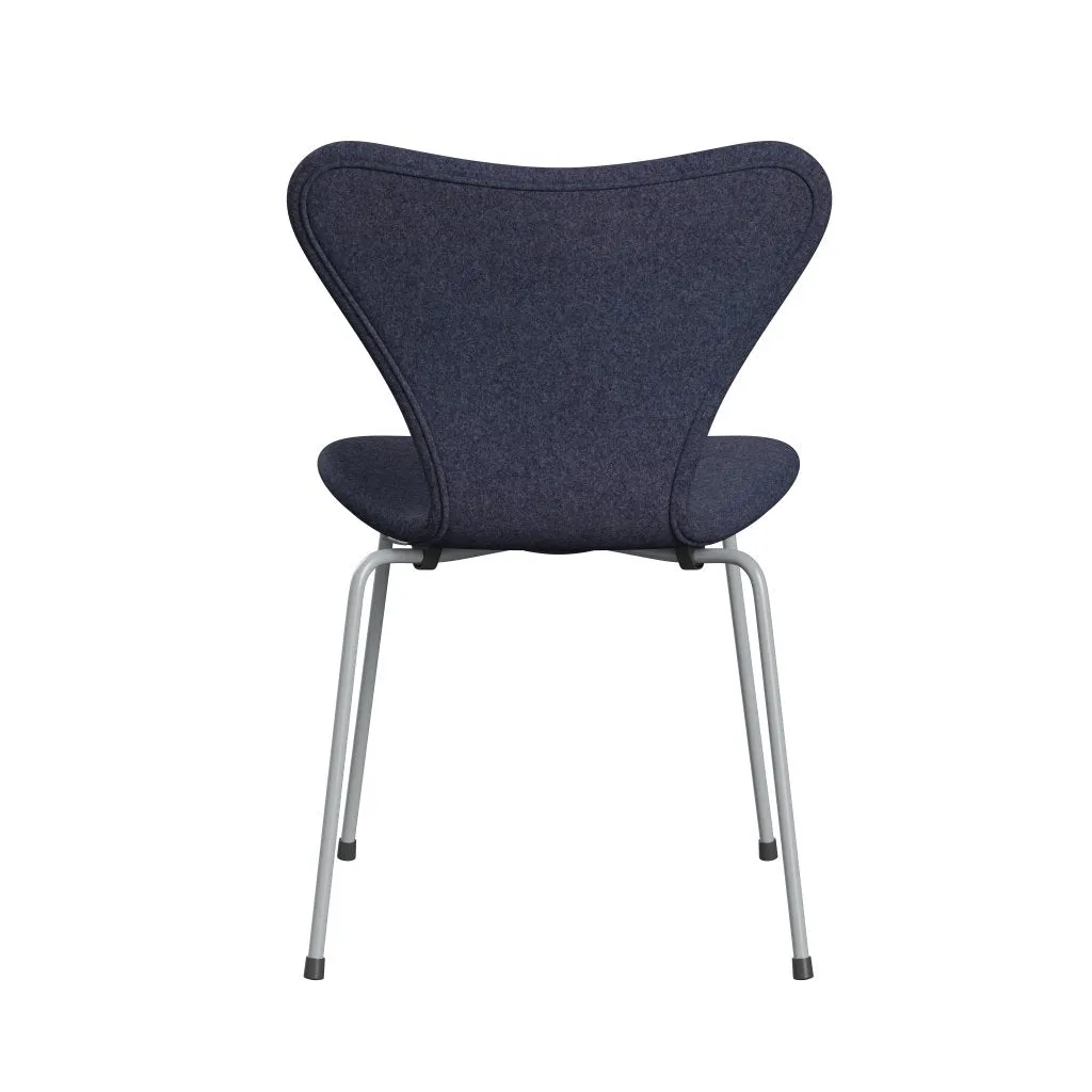 Fritz Hansen Series 7™ Chair Full Upholstery, Silver Grey/Divina Md Cool Grey