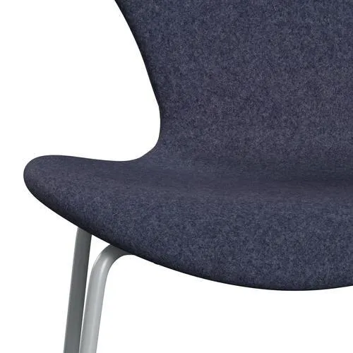 Fritz Hansen Series 7™ Chair Full Upholstery, Silver Grey/Divina Md Cool Grey