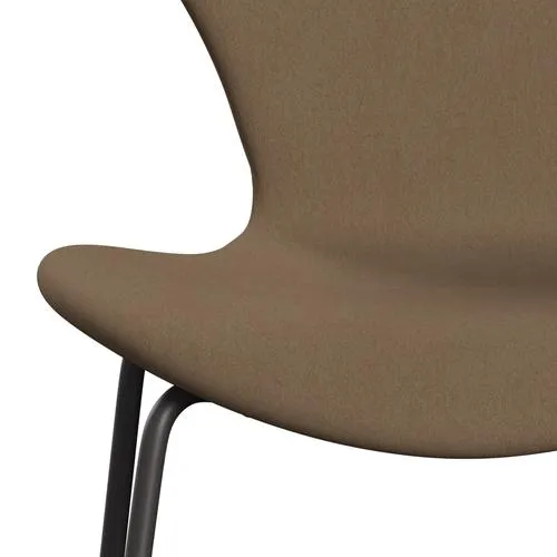 Fritz Hansen Series 7™ Chair Full Upholstery, Warm Graphite/Comfort Beige/Brown