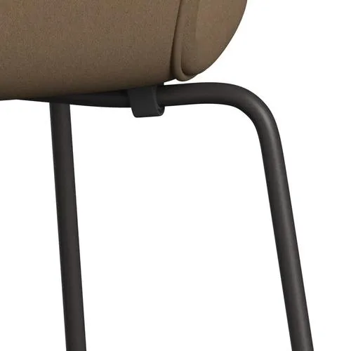 Fritz Hansen Series 7™ Chair Full Upholstery, Warm Graphite/Comfort Beige/Brown
