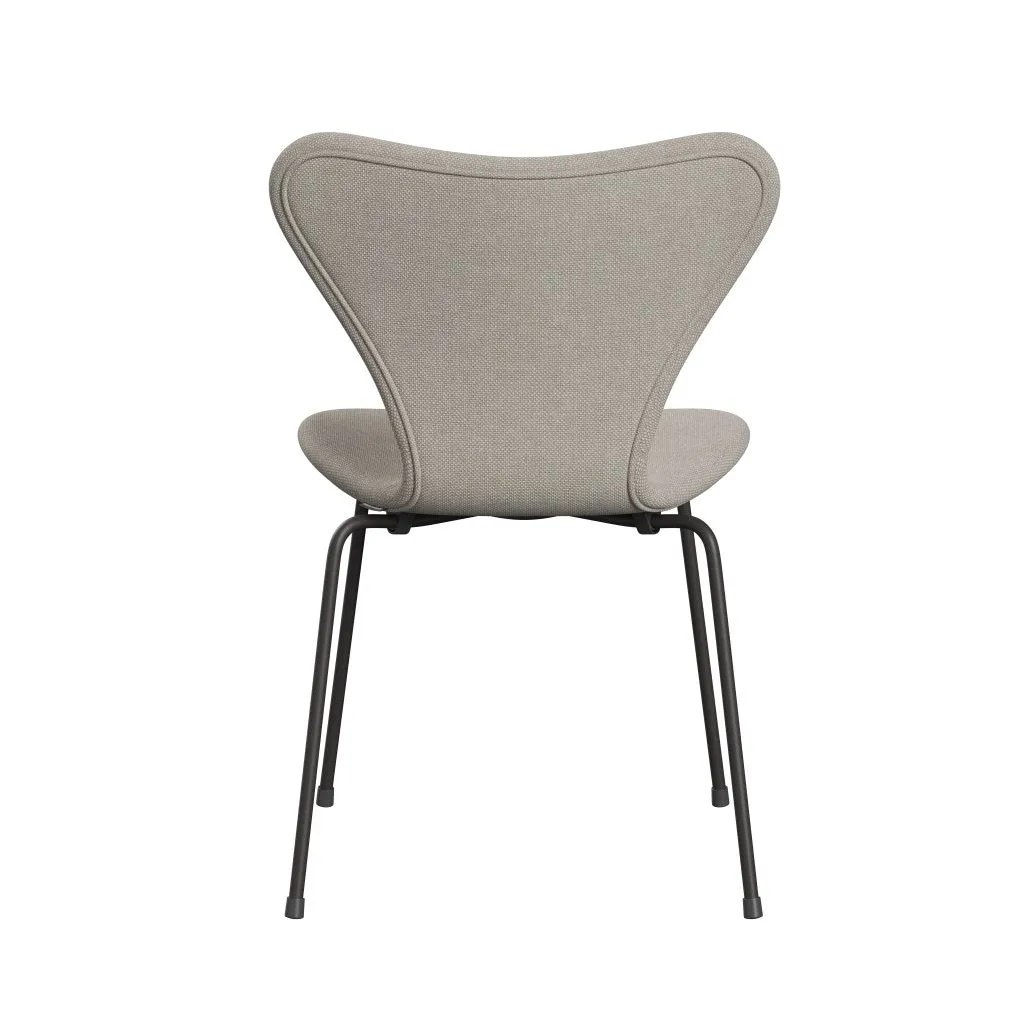 Fritz Hansen Series 7™ Chair Full Upholstery, Warm Graphite/Hallingdal Light Grey (Hal103)