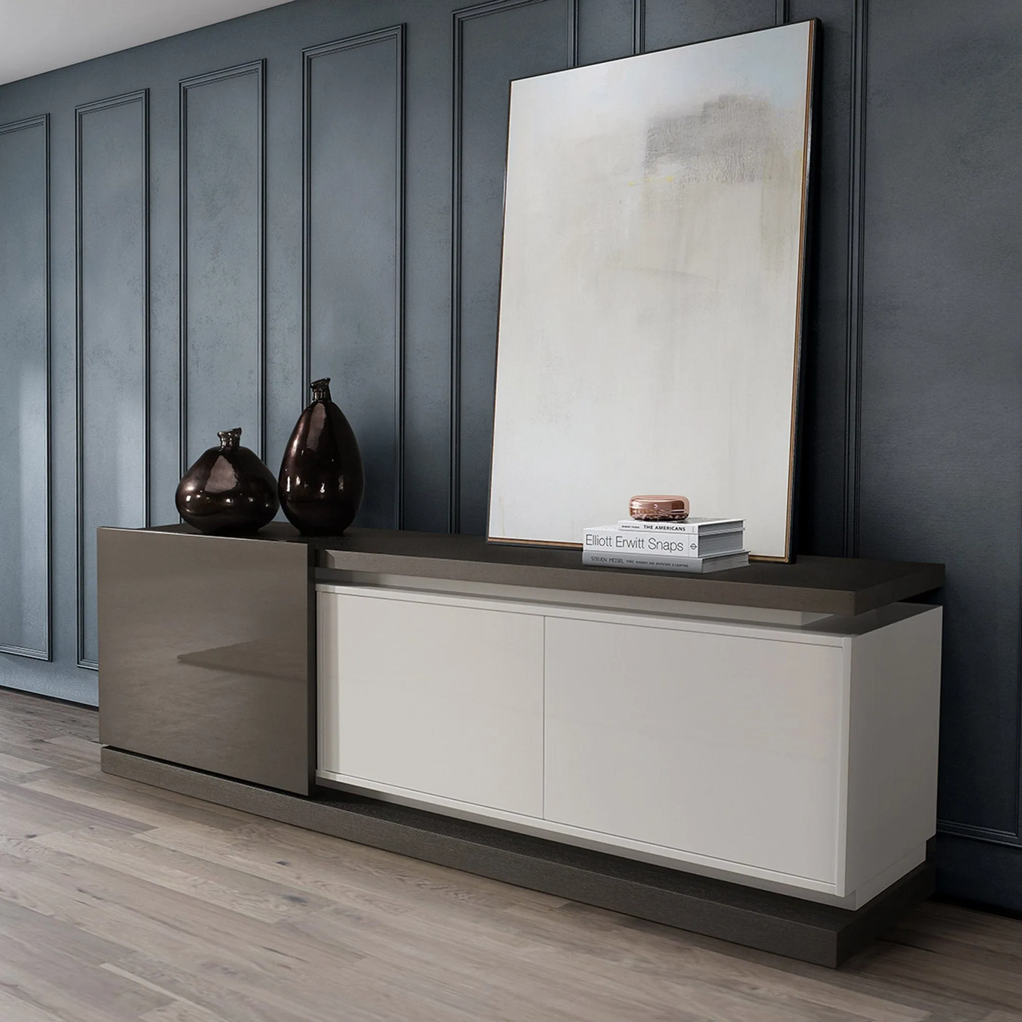 Guarda - 3 Door Sideboard In Oak Gloss Lacquer