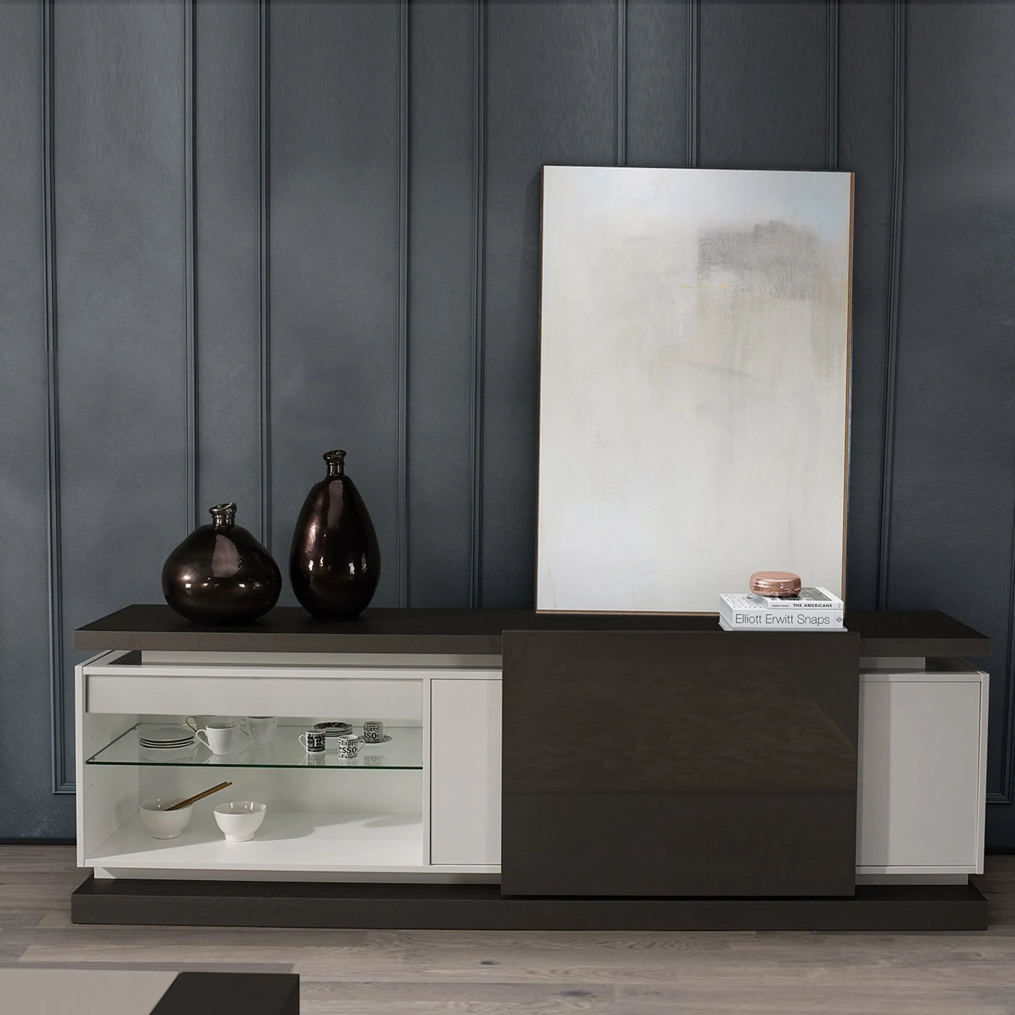 Guarda - 3 Door Sideboard In Oak Gloss Lacquer