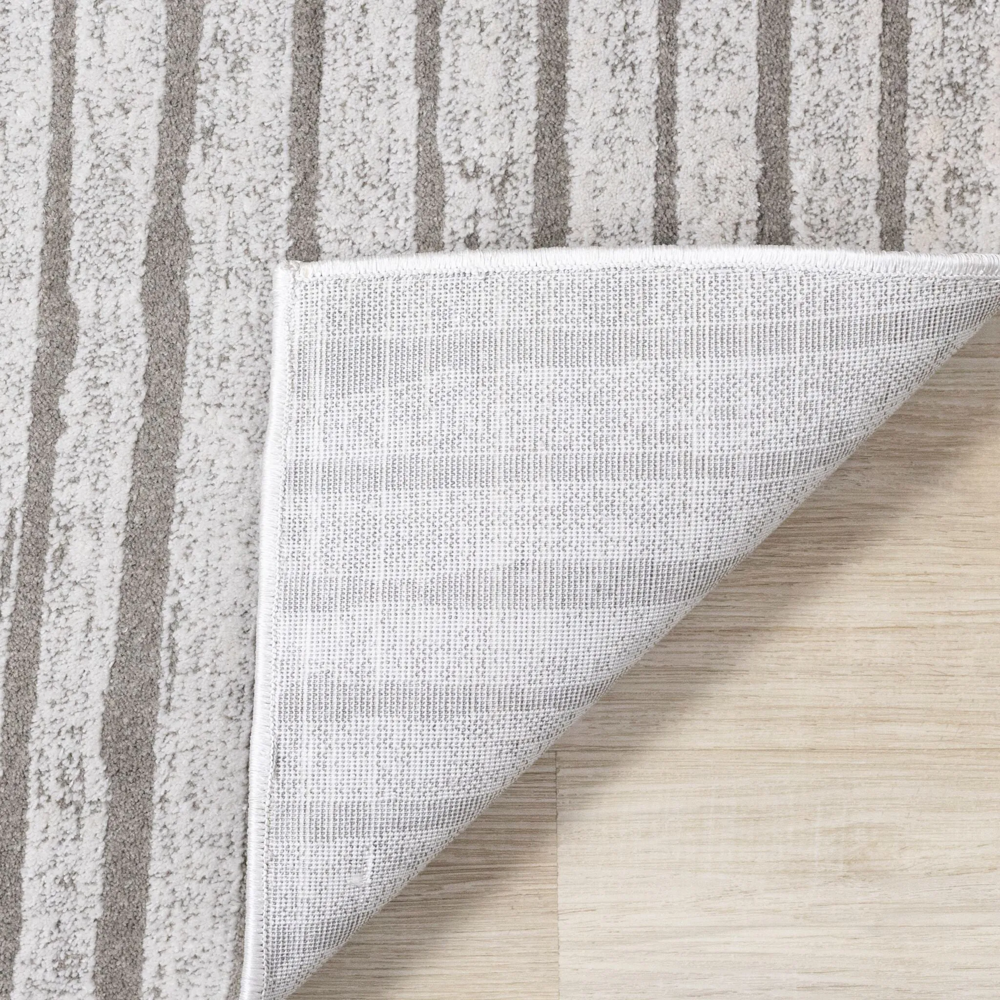 Hayden 5'3" x 7'7" Modern Lines Area Rug - Grey