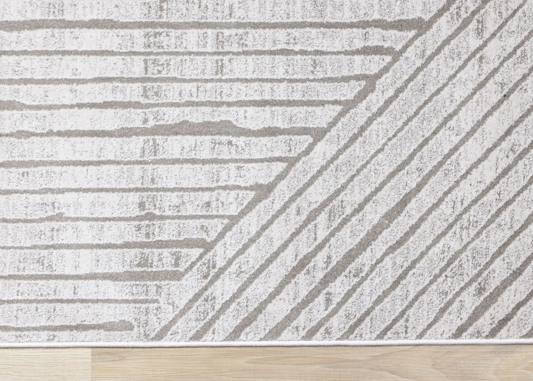Hayden 5'3" x 7'7" Modern Lines Area Rug - Grey