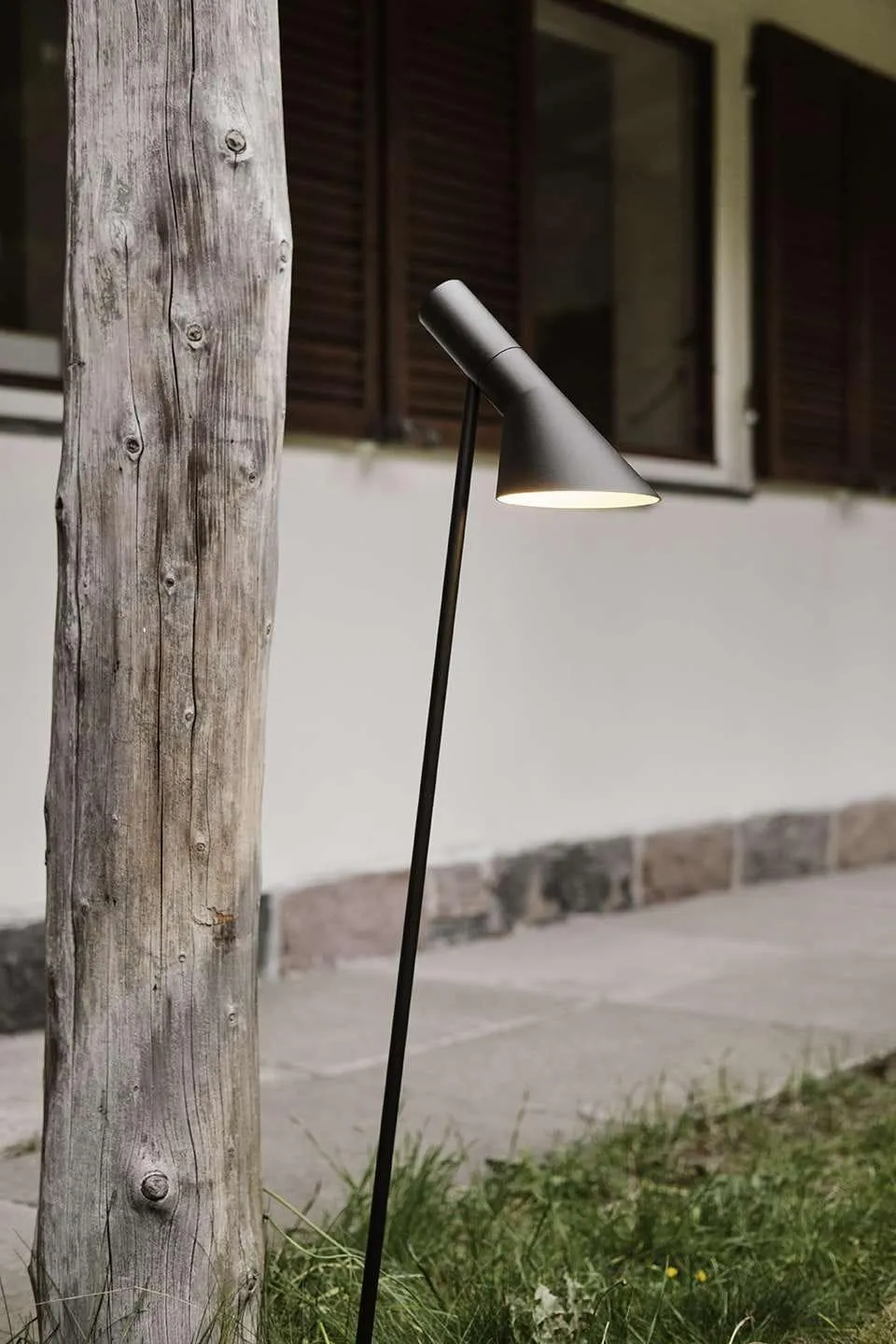 Louis Poulsen Aj Garden Long Bollard Black Led 4000 K 6.5 W, Base Without Adaptor