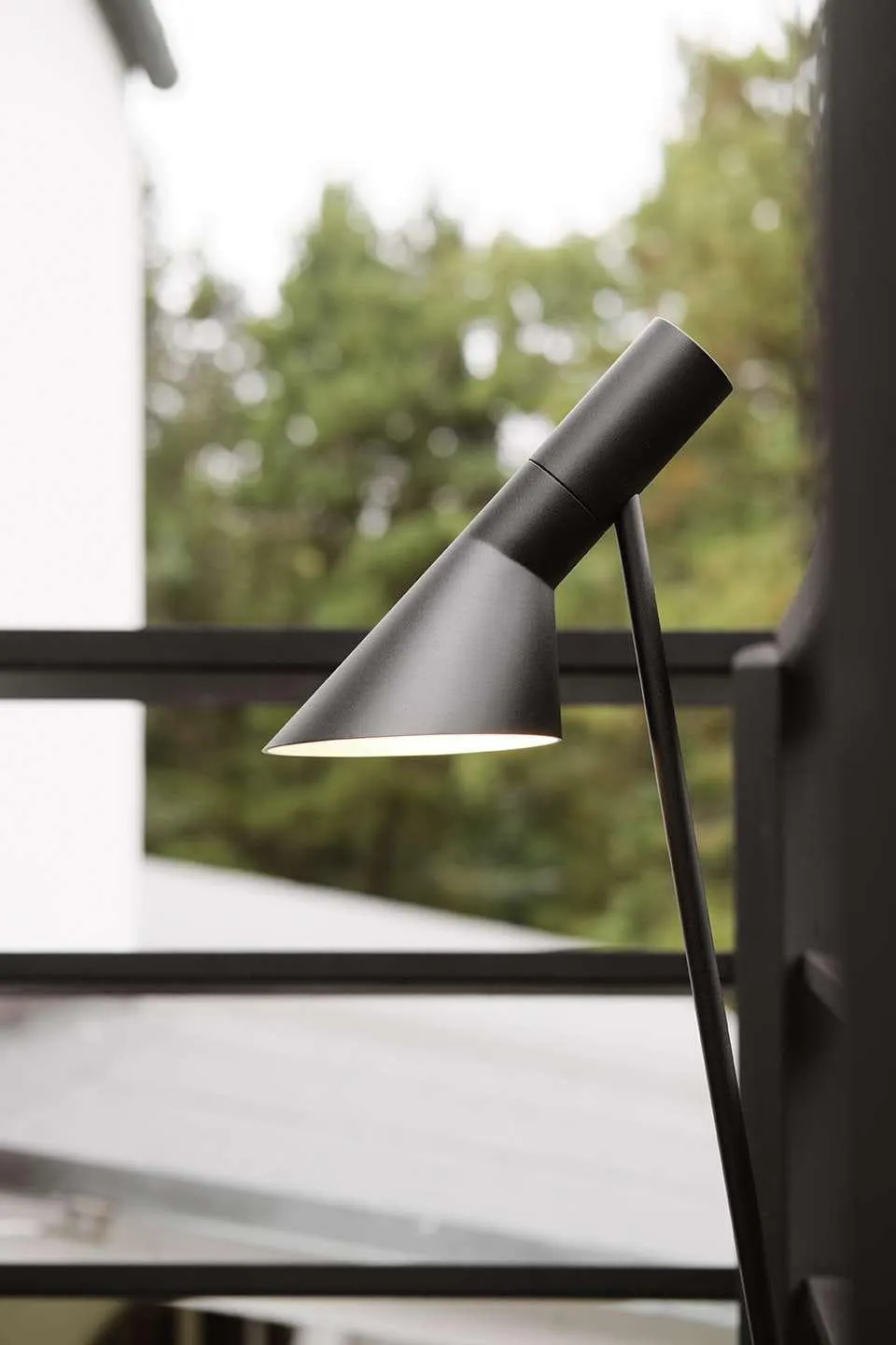 Louis Poulsen Aj Garden Long Bollard Black Led 4000 K 6.5 W, Base Without Adaptor