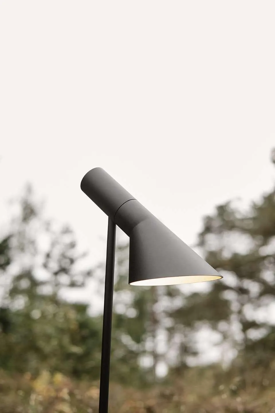 Louis Poulsen Aj Garden Long Bollard Black Led 4000 K 6.5 W, Base Without Adaptor