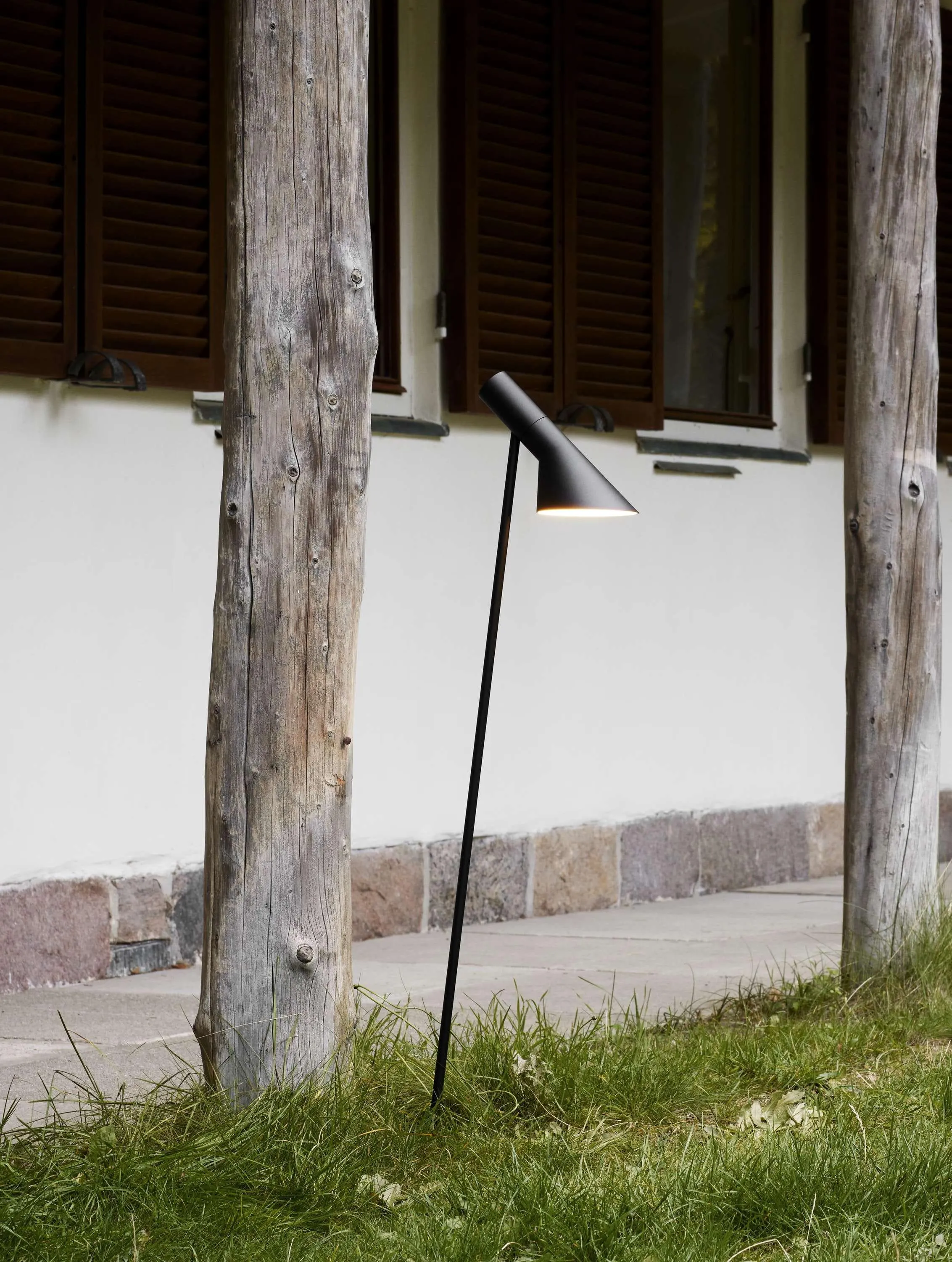 Louis Poulsen Aj Garden Long Bollard Black Led 4000 K 6.5 W, Base Without Adaptor