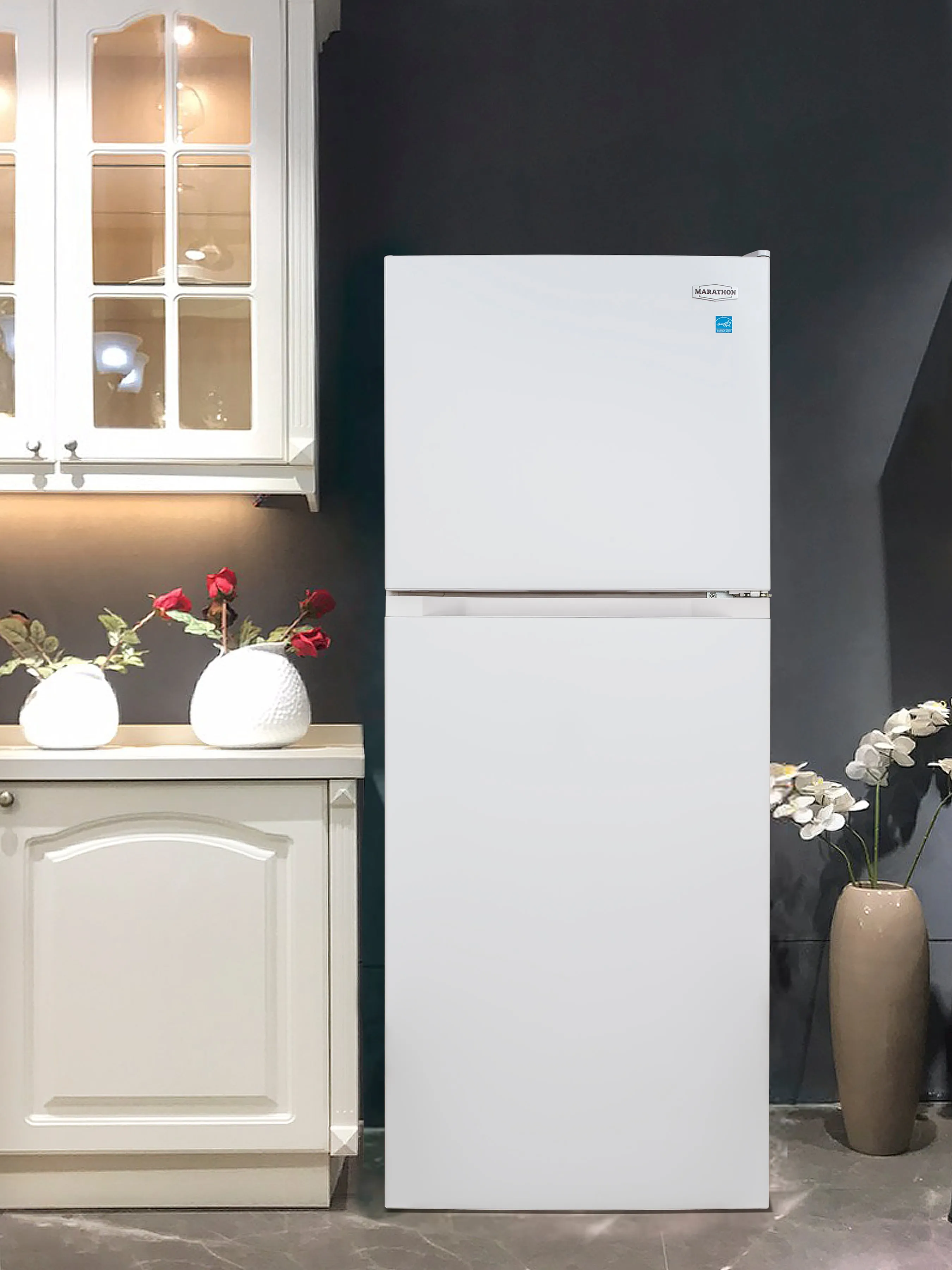 Marathon 24" White Top Mount Refrigerator (10.4 cu. ft.) - MFF103W