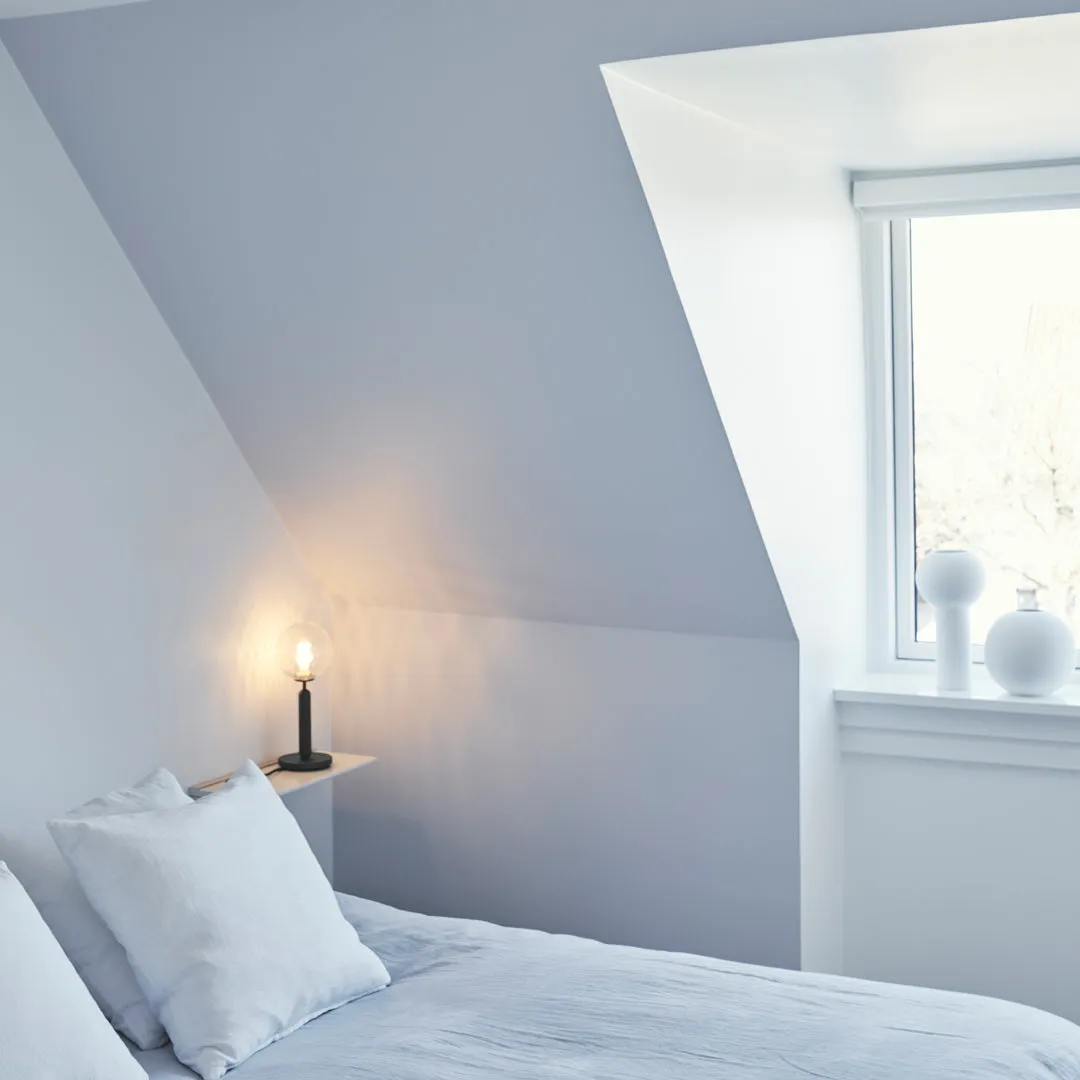 Miira Table Lamp