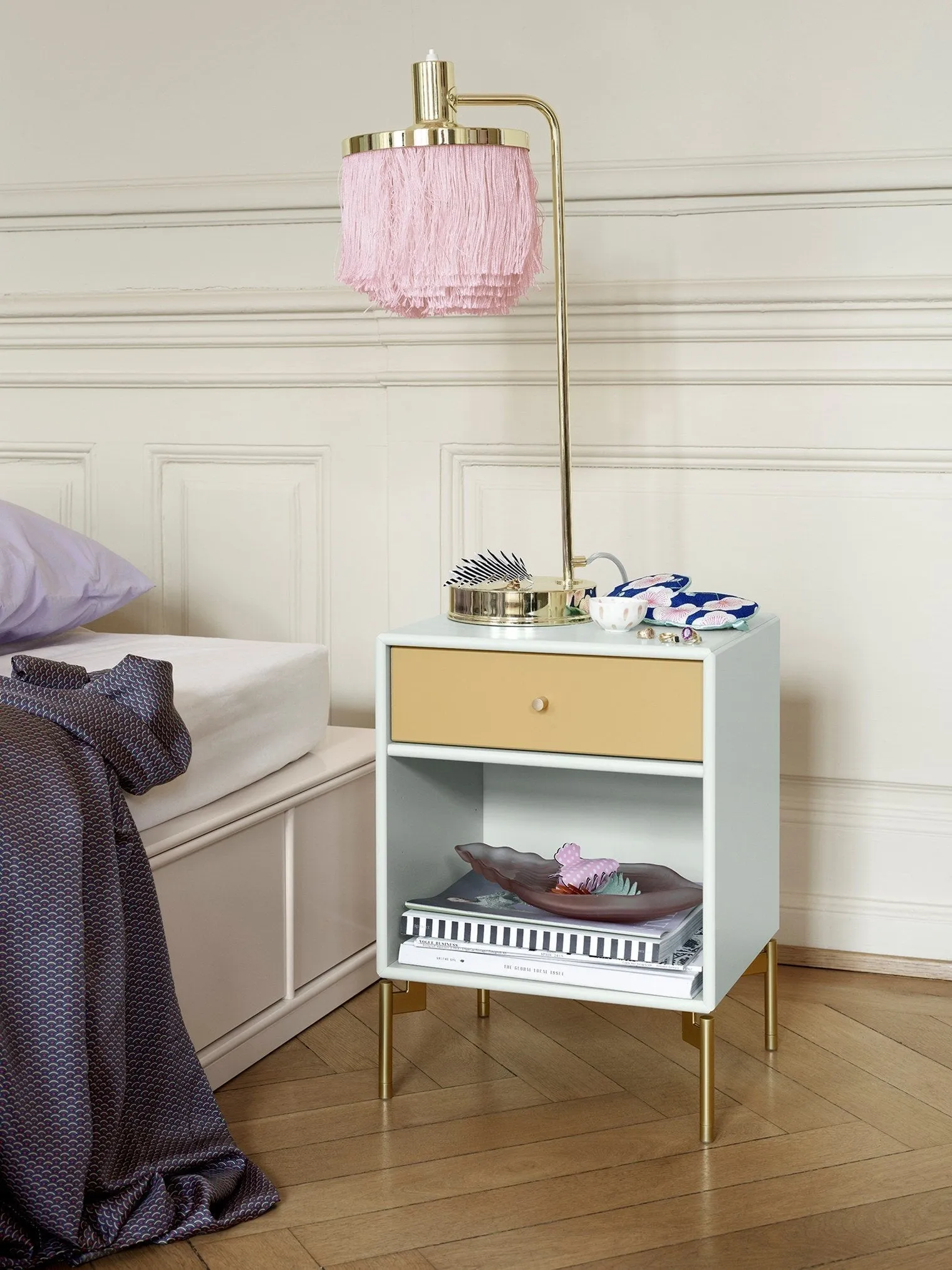 Montana Dream Nightstand With Legs, Flint/Brass