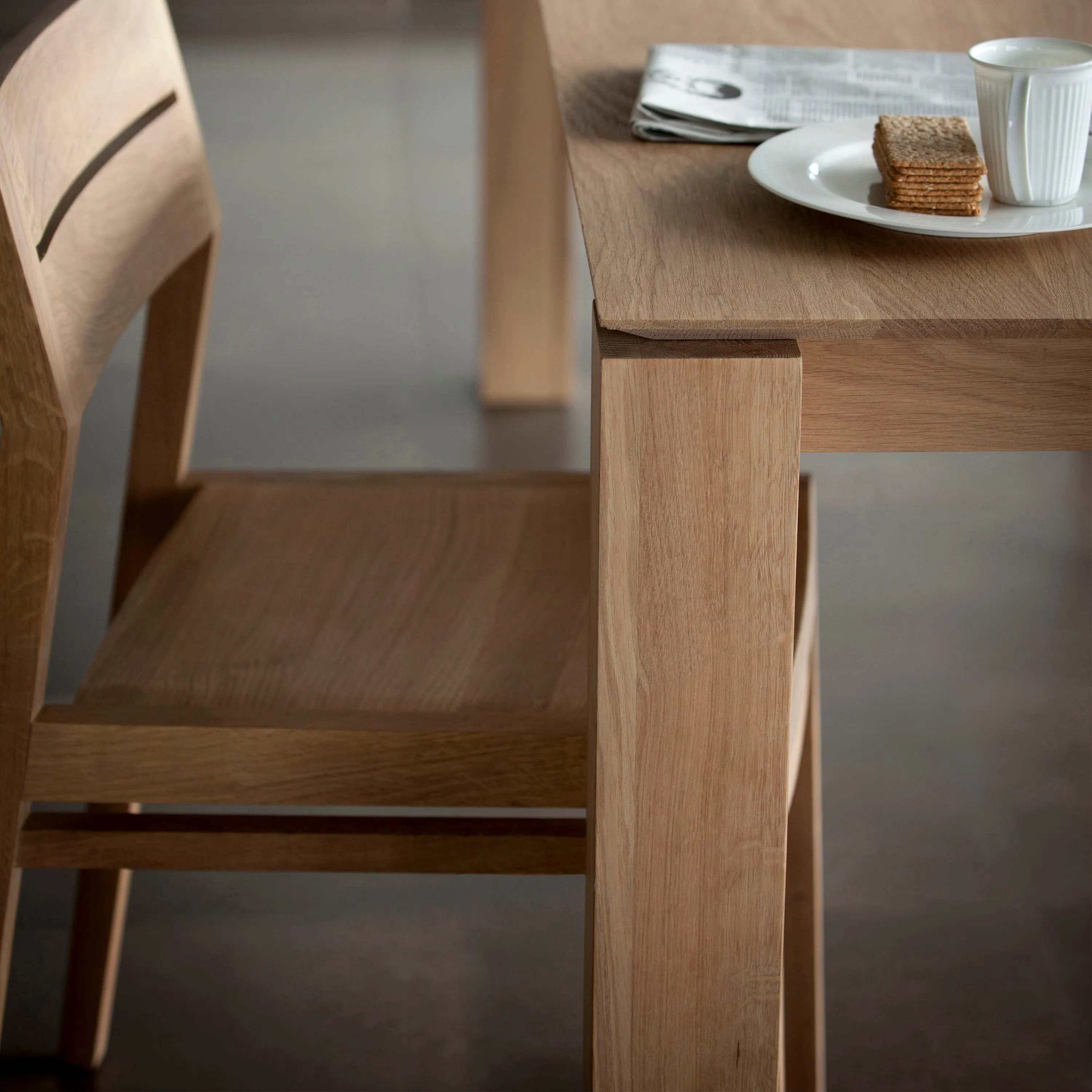 Oak Slice Dining Table