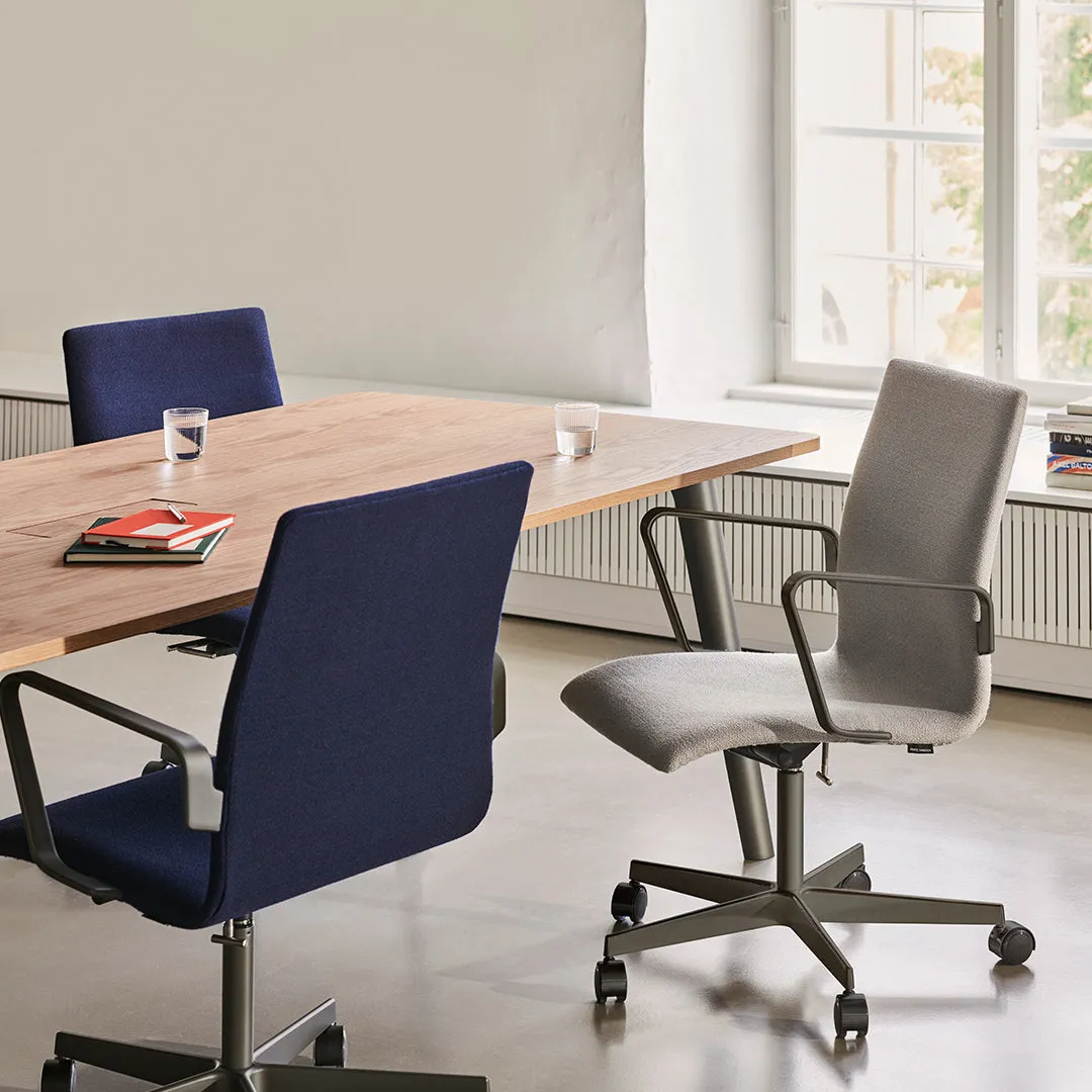 Oxford Low Back Office Armchair - 5 Star Base & Casters - Height Adjustable