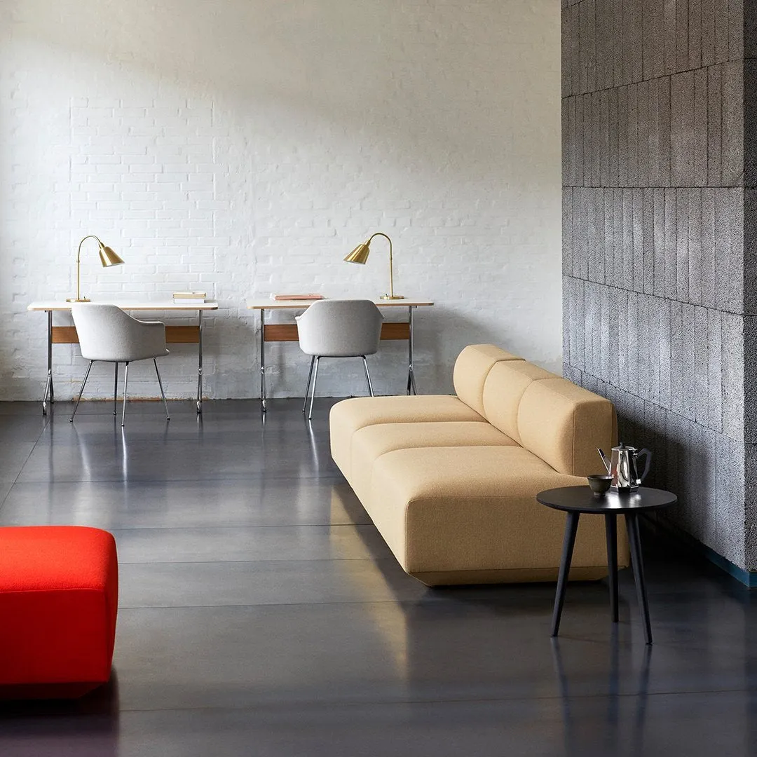 Pavilion AV16 Desk