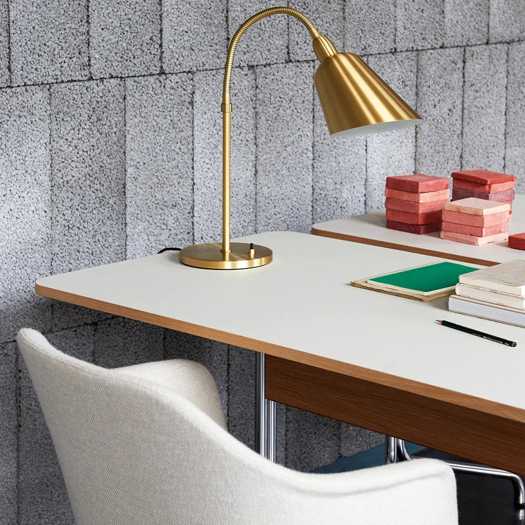 Pavilion AV16 Desk