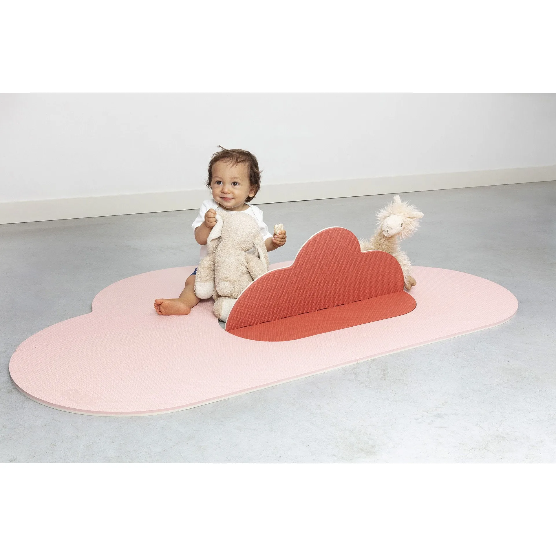 Quut Playmat - Head In The Clouds (S - 145 x 90cm) - Blush Rose