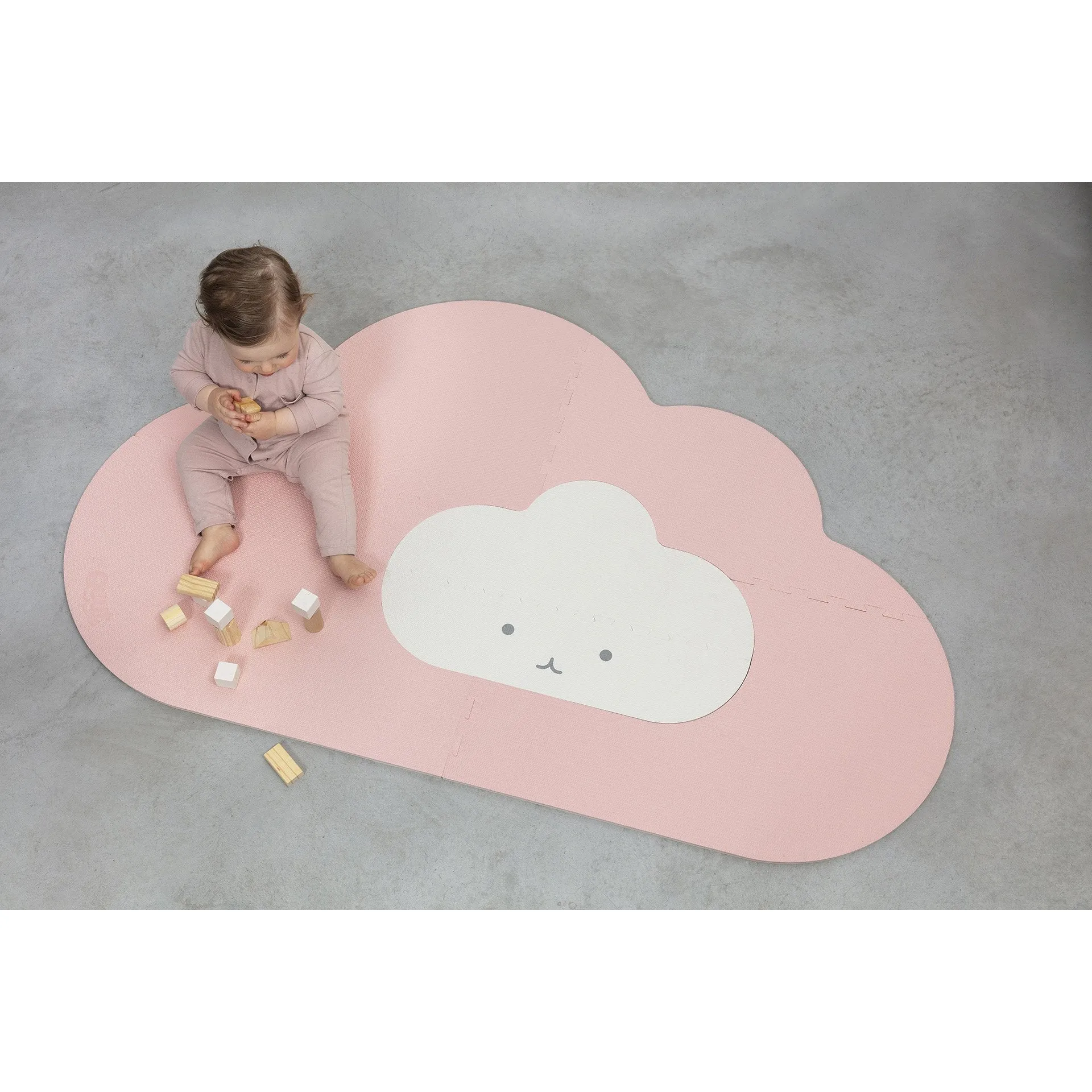 Quut Playmat - Head In The Clouds (S - 145 x 90cm) - Blush Rose