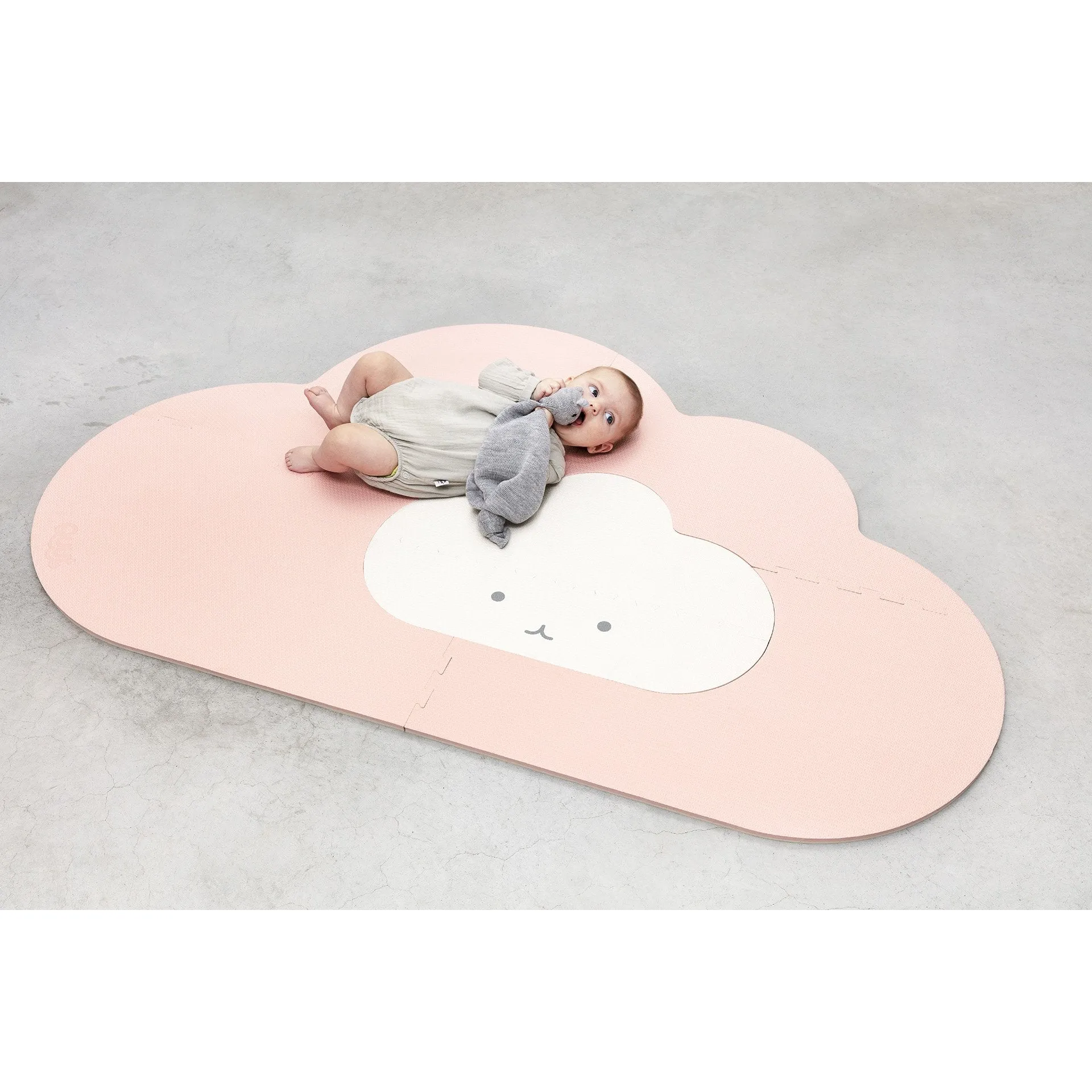 Quut Playmat - Head In The Clouds (S - 145 x 90cm) - Blush Rose