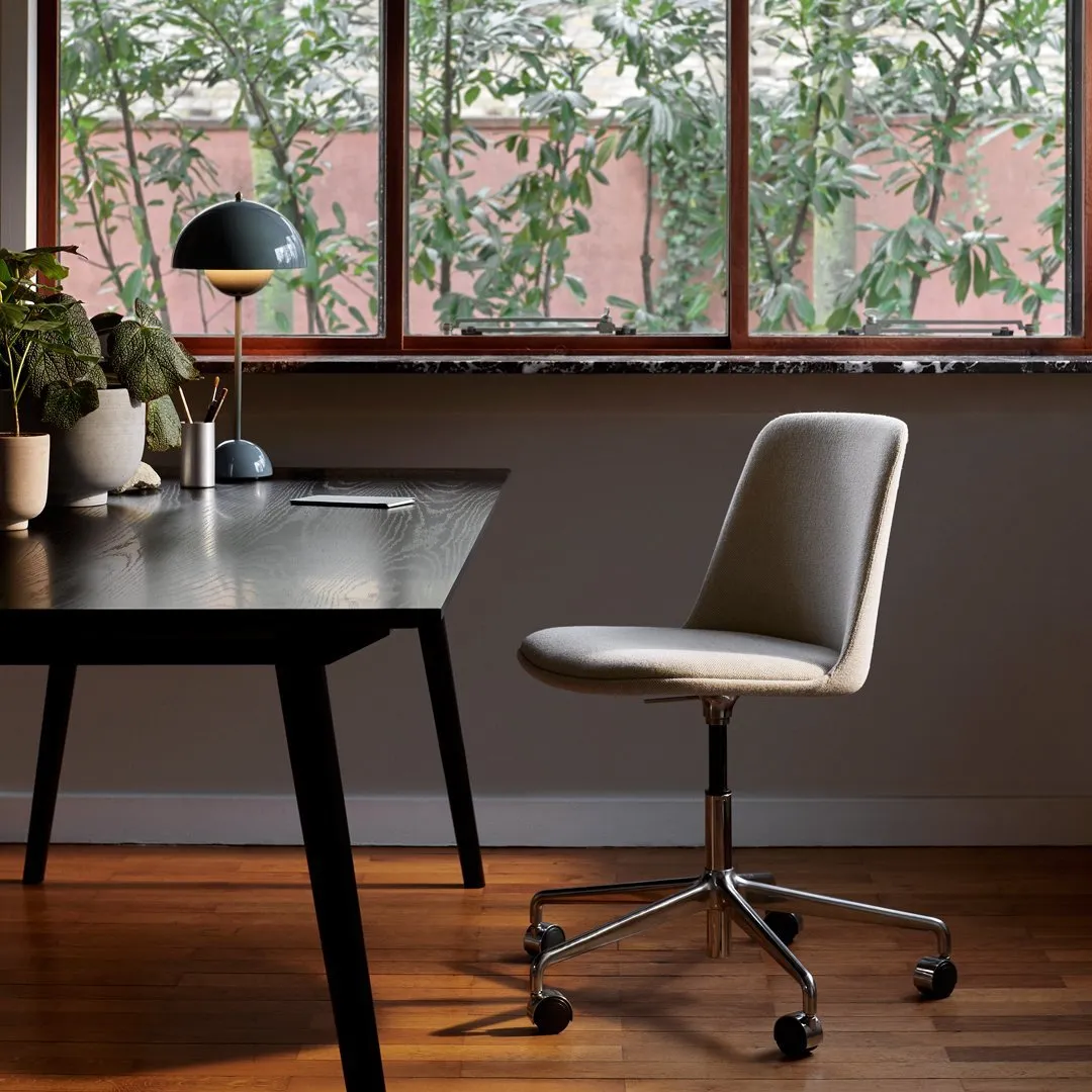 Rely HW31 Armchair - 5-Star Swivel Base w/ Casters   Gaslift