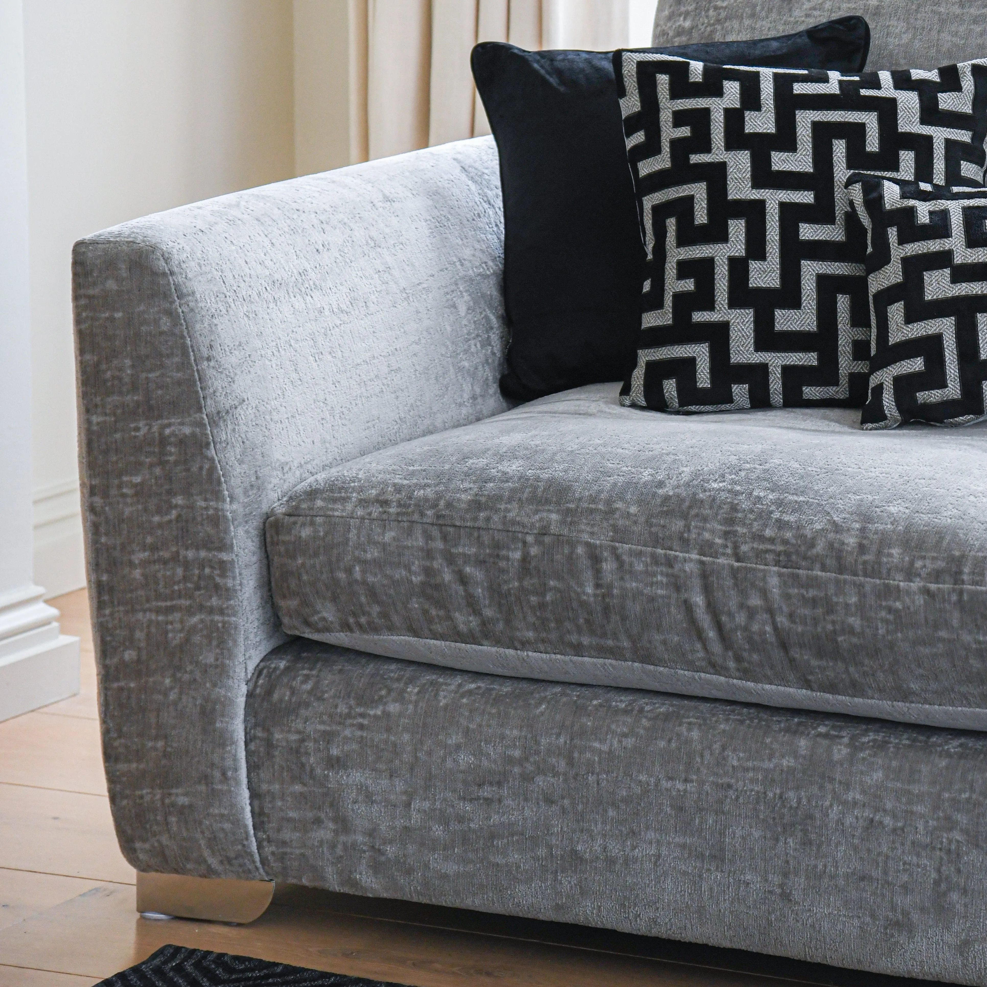 Riva - Snuggler In Fabric